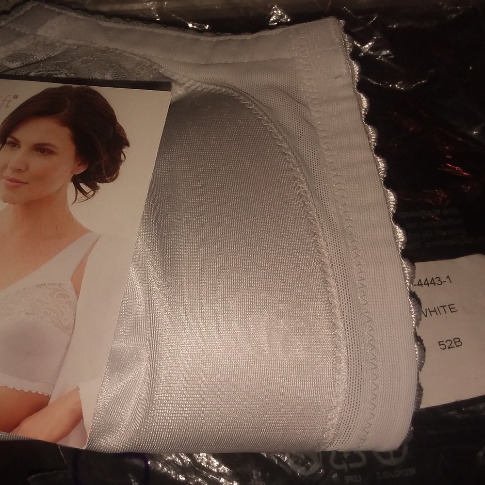 NEW! Magic Lift by Glamorise White Bra size 52 B